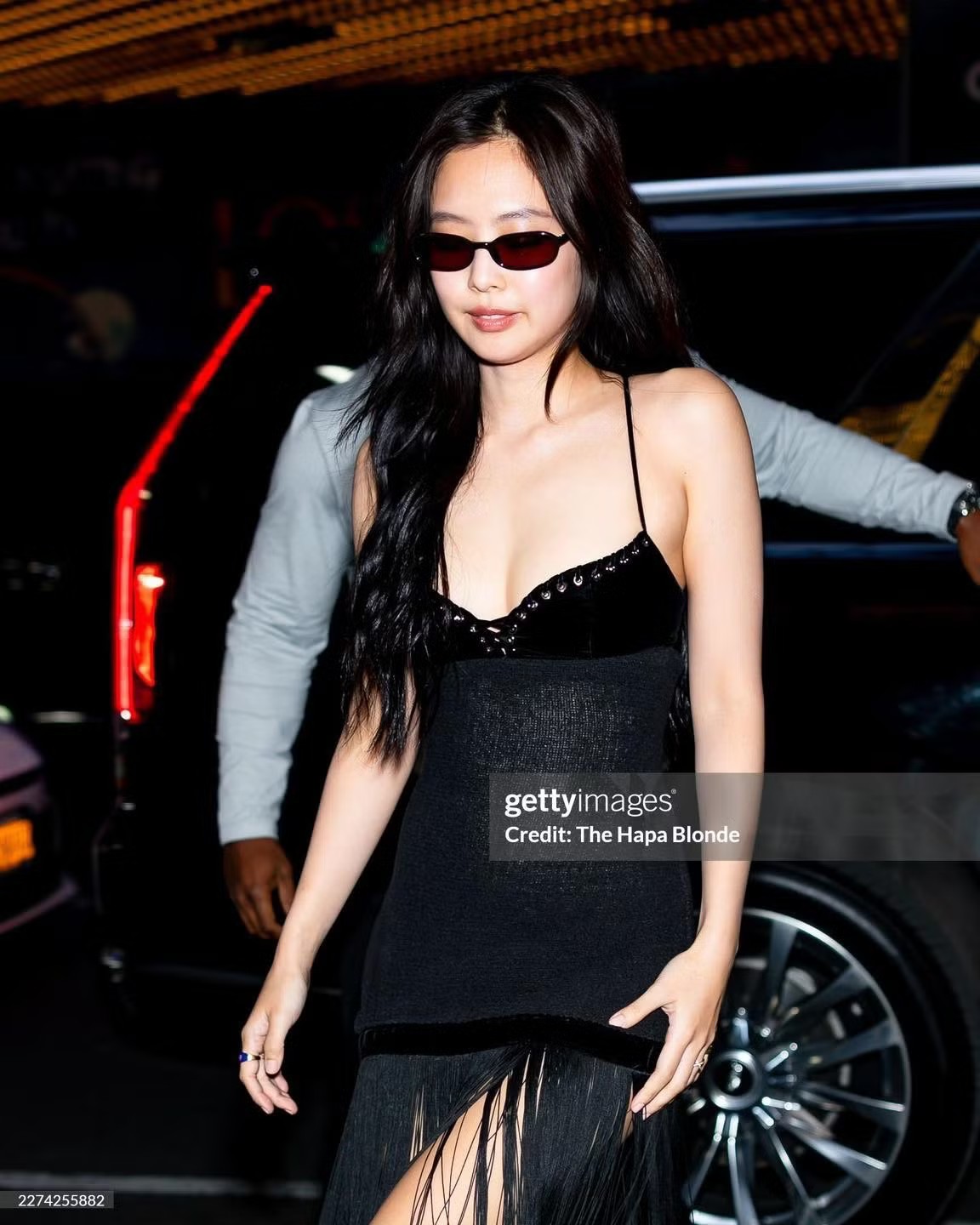 Jennie diện váy gợi cảm trong buổi tiệc trước thềm Met Gala. Ảnh: Getty.