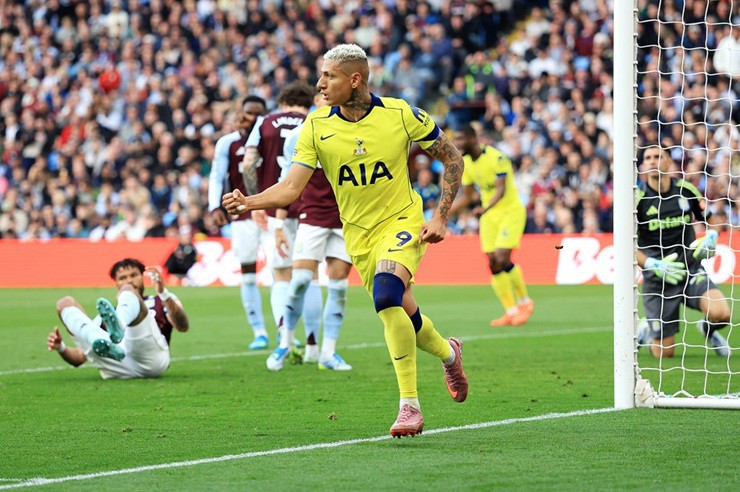 Richarlison ghi bàn nhân đôi cách biệt cho Tottenham
