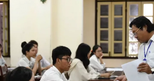 Ngoại ngữ "áp đảo" kỳ thi tốt nghiệp THPT 2026, hàng trăm nghìn thí sinh đổ dồn