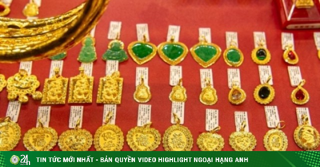 Giá vàng thế giới lao dốc dưới 4.600 USD/ounce, trong nước tăng ngược chiều lên 166,6 triệu đồng/lượng