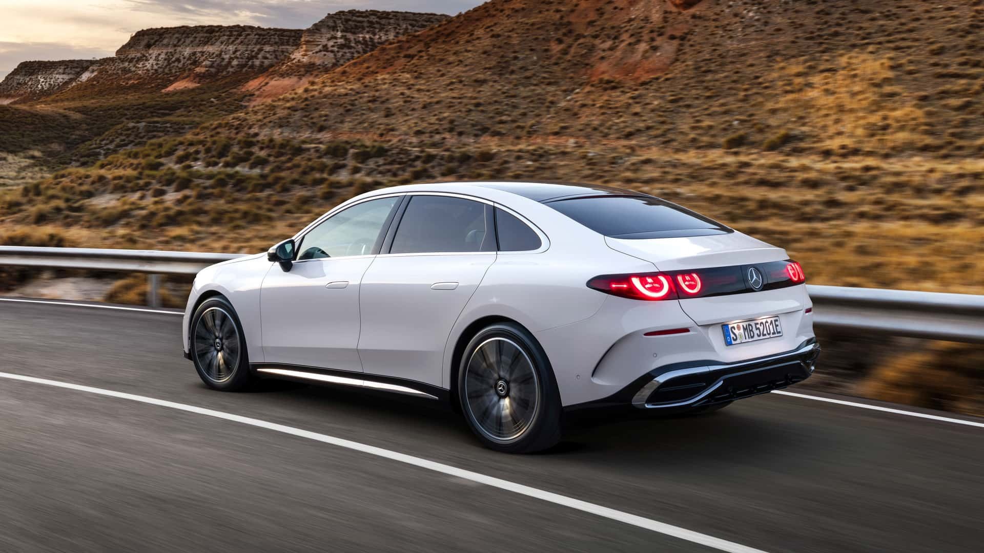 Xe điện Mercedes-Benz trang bị công nghệ pin mới và hiệu suất cao - 2