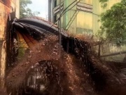 Sét đánh làm 2.000 tấn mật tràn ra ngoài: Có độc không, xử lý thế nào?