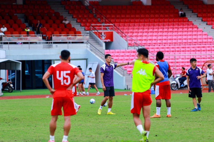Đặng Văn Thành - Người thay HLV Chu Đình Nghiêm tại Hải Phòng FC, có gì đặc biệt? - 2