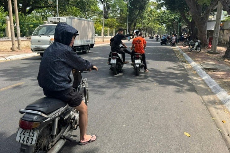 Vụ clip gây phẫn nộ, đánh người từ phía sau: Tạm giữ 3 đối tượng