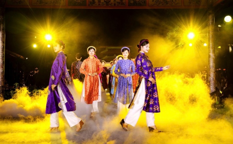 Trình diễn thời trang áo dài