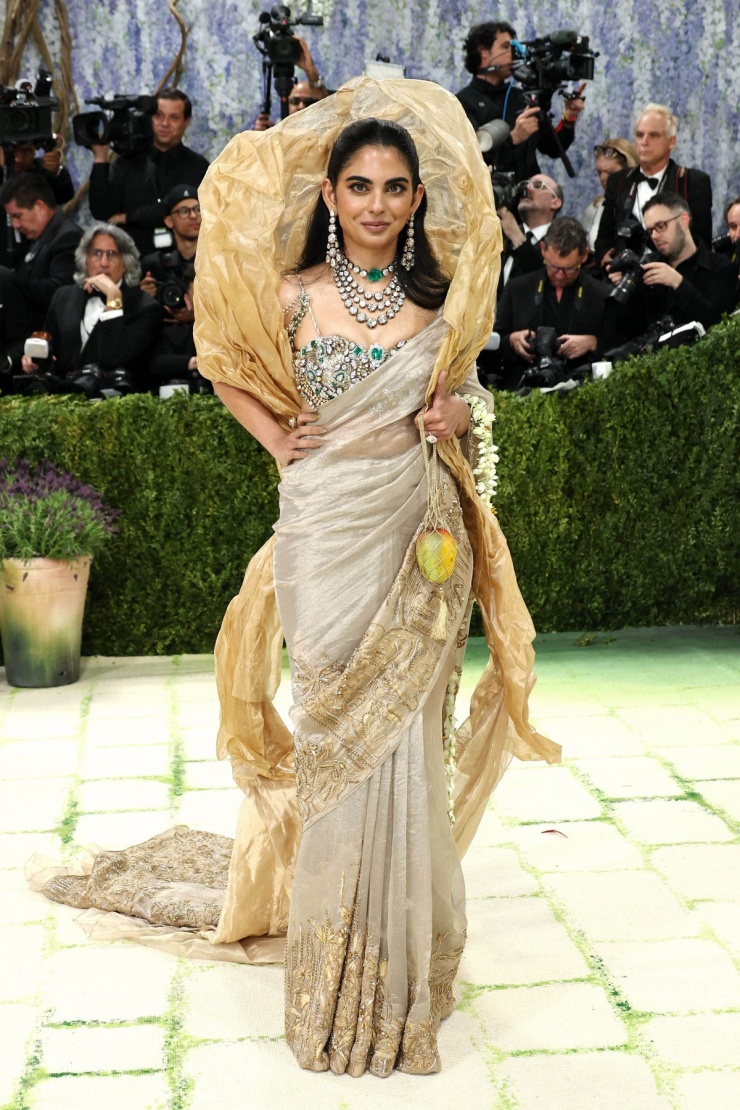 'Công chúa Dior' Jisoo vào top sao mặc đẹp ở Met Gala 2026 - 8