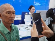 Nhiều người vội vã đi xác thực khi SIM bị khóa