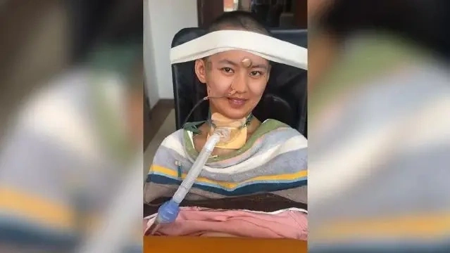 Wang Ranran rơi vào hôn mê sâu sau mũi tiêm cảm lạnh. Ảnh: Baidu