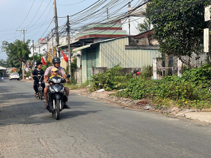 Con hẻm xảy ra vụ án mạng. Ảnh: NGUYỄN TIẾN