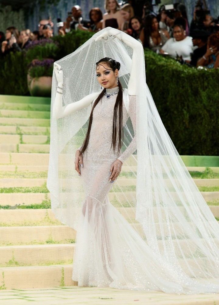 Loạt trang phục độc lạ của dàn mỹ nhân đình đám tại Met Gala 2026 - 3