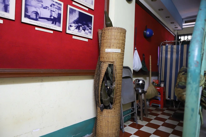Từng đợt vũ khí như thuốc nổ, kíp nổ, lựu đạn, đầu đạn B40, súng AK… được vận chuyển từ ngoại ô đưa vào nội đô qua những chiếc sọt trái cây, cà tăng...
