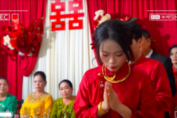 Clip cô dâu quá hồi hộp vái nhầm quay phim đám cưới khiến dân mạng cười bò