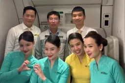 Một bác sĩ người Việt giúp chuyến bay sang Paris tránh cú hạ cánh khẩn cấp
