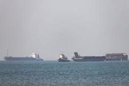 Tàu do Hàn Quốc điều hành bị cháy nổ ở eo biển Hormuz