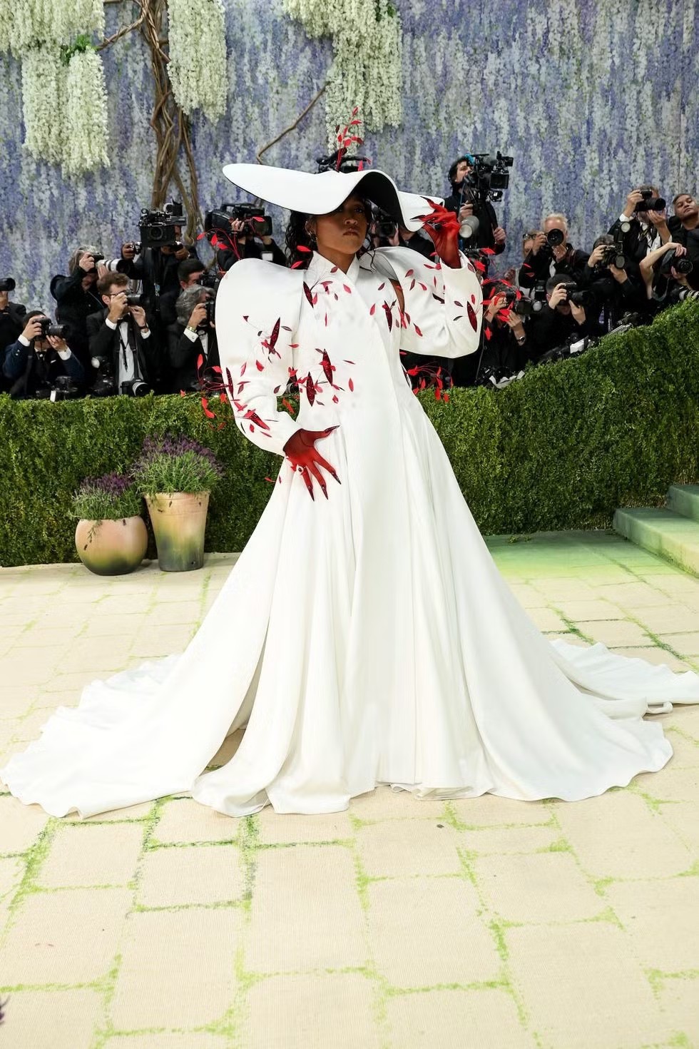 Vợ tỷ phú và hàng trăm ngôi sao đổ bộ Met Gala - 11