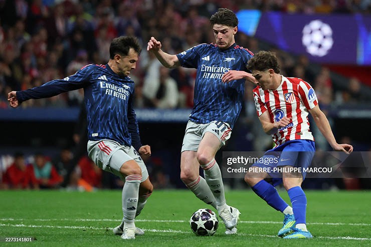 Arsenal cần chơi trực diện hơn trước Atletico