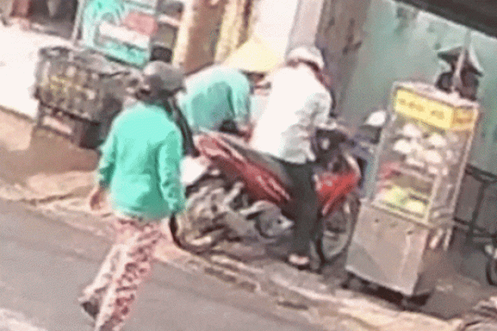 Xăng rò rỉ gần bếp than khiến một người bị bỏng
