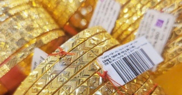 Giá vàng miếng SJC và vàng nhẫn lao dốc, xuống ...
