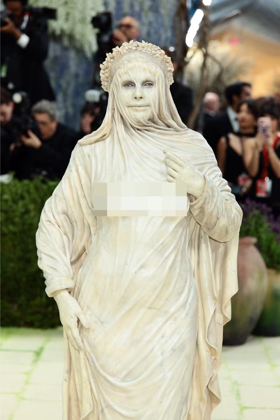 Vợ tỷ phú và hàng trăm ngôi sao đổ bộ Met Gala - 6