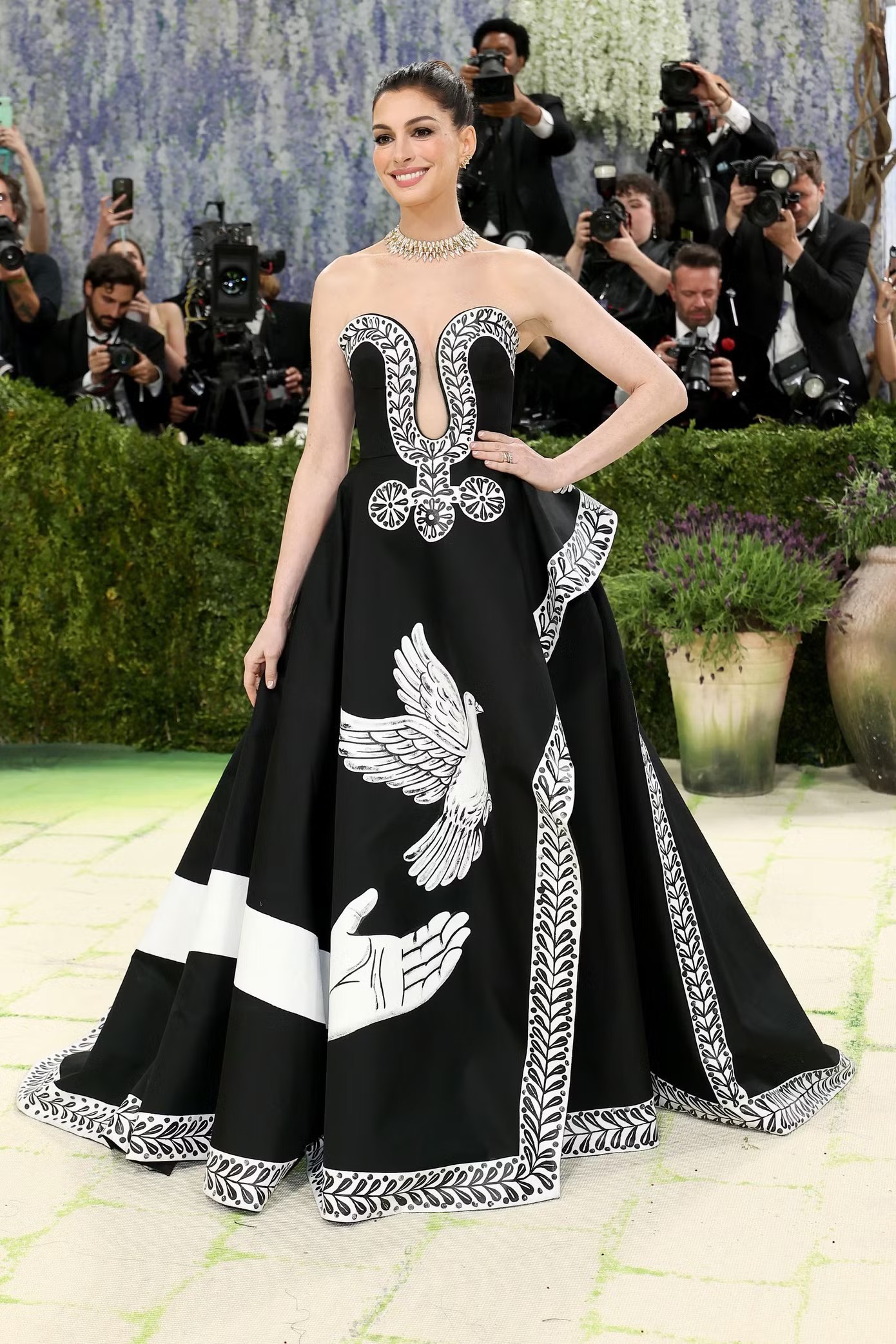 Vợ tỷ phú và hàng trăm ngôi sao đổ bộ Met Gala - 13