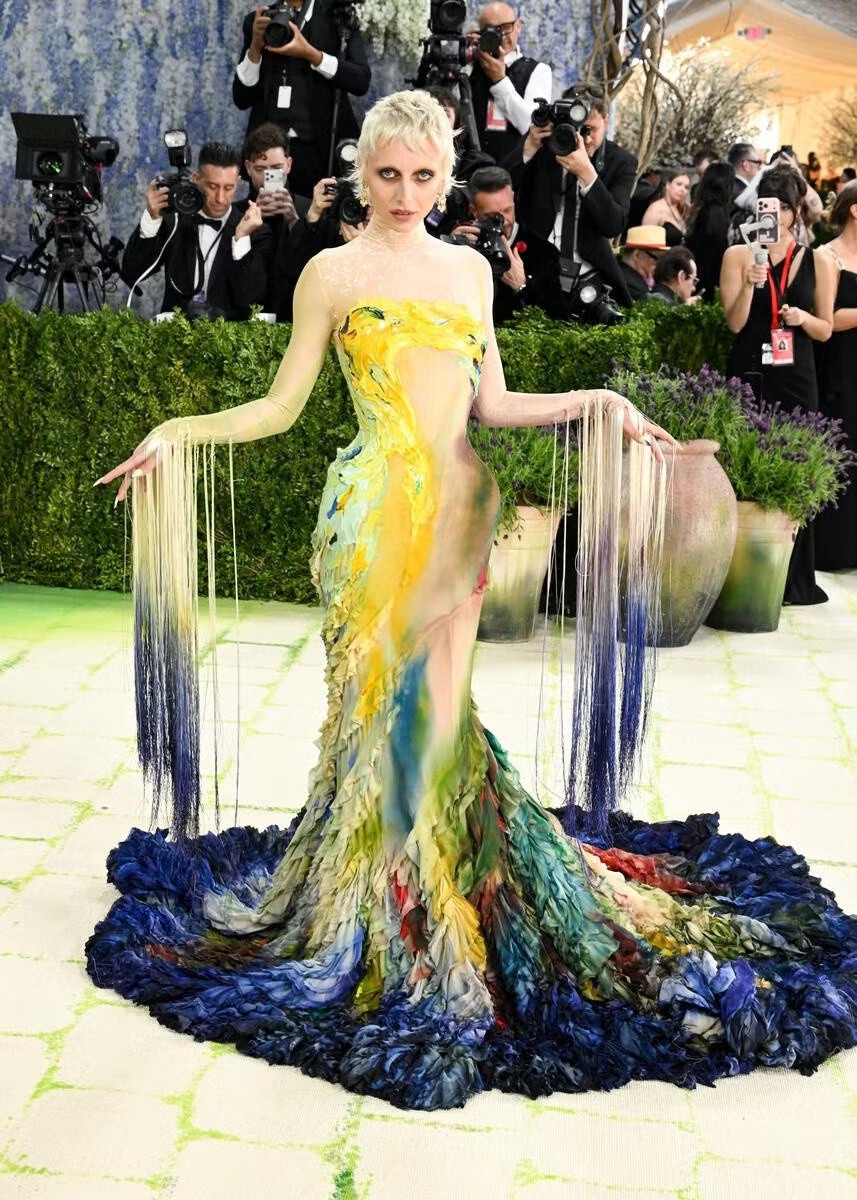 Vợ tỷ phú và hàng trăm ngôi sao đổ bộ Met Gala - 41