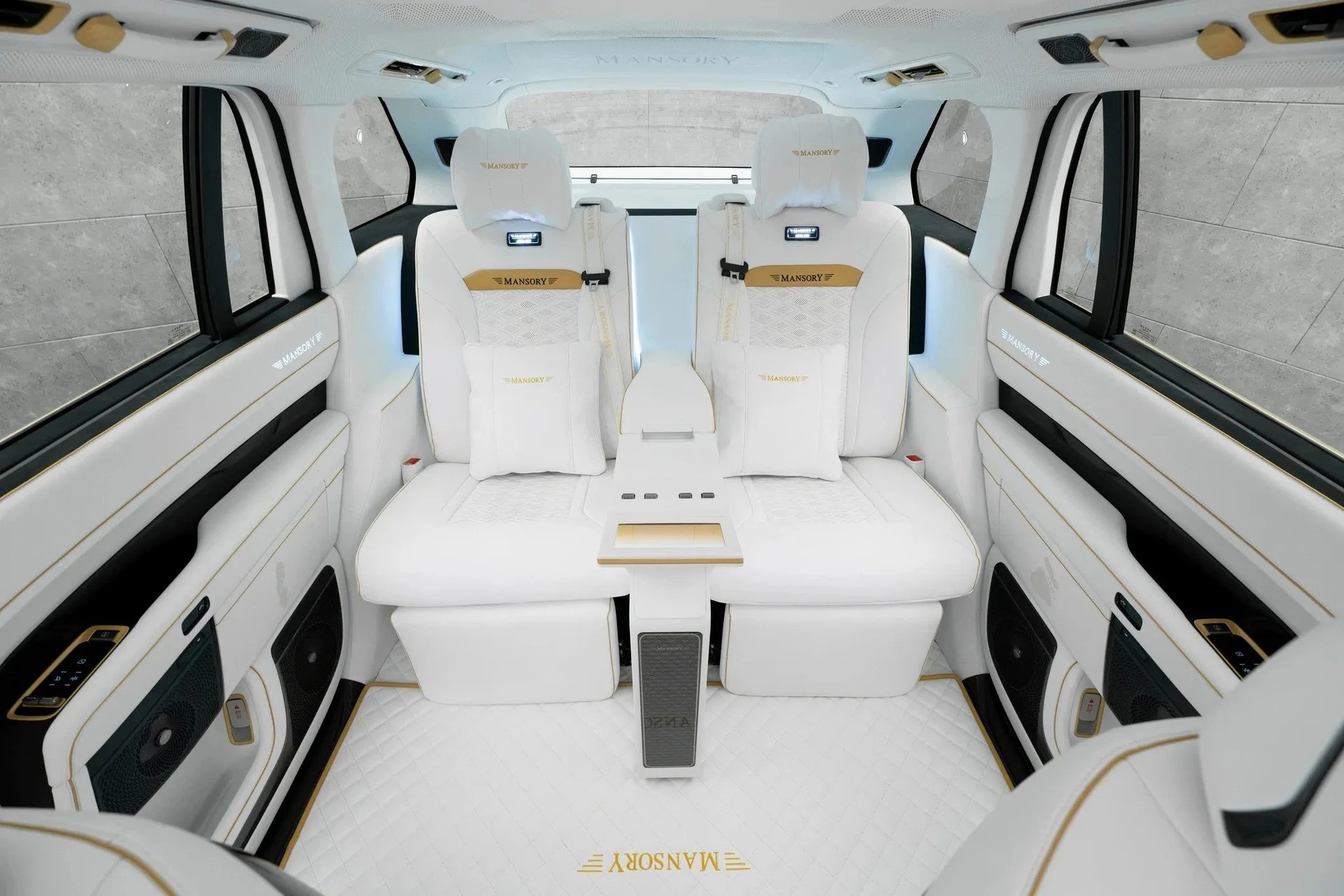 Mansory đã biến Zeekr 9X thành một phòng chờ hạng thương gia.
