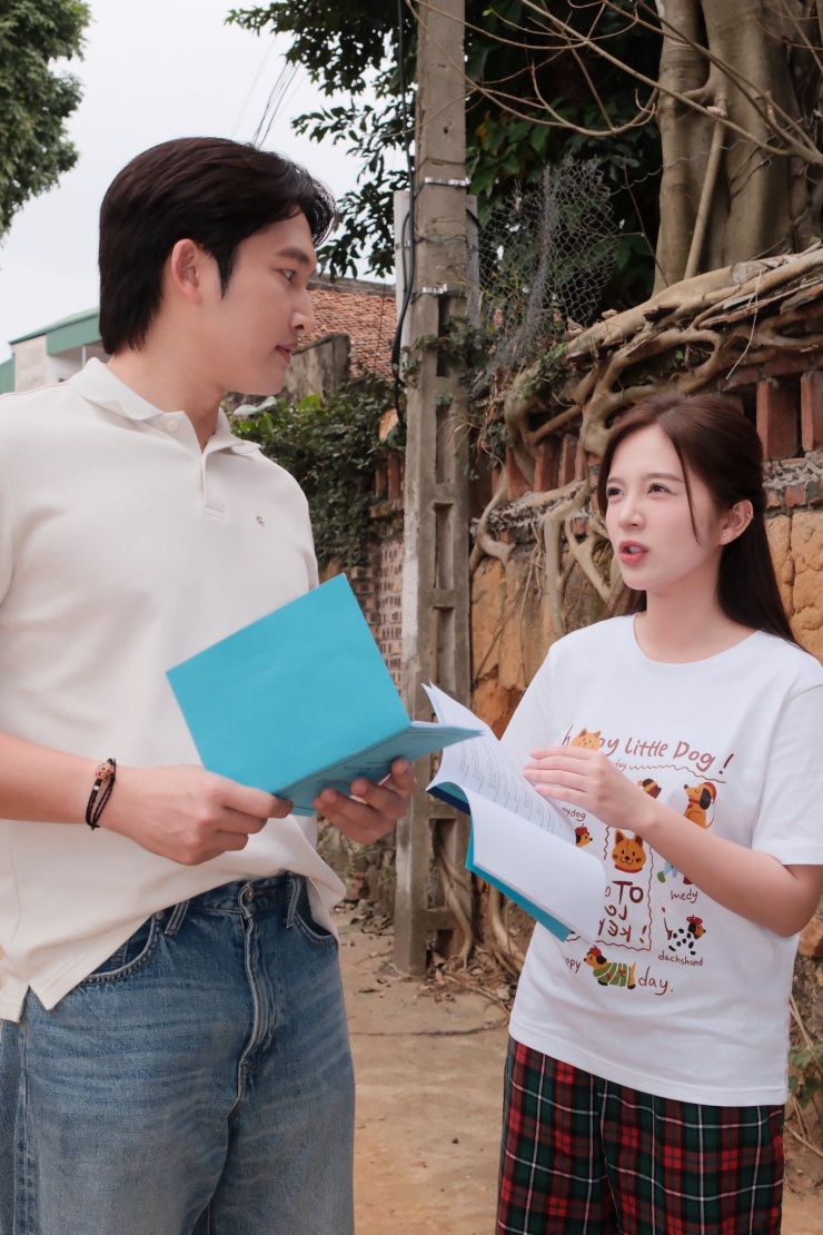 Vợ chồng nam diễn viên quê Bắc Ninh gây sốt với hậu trường 'Ngược đường ngược nắng' - 5