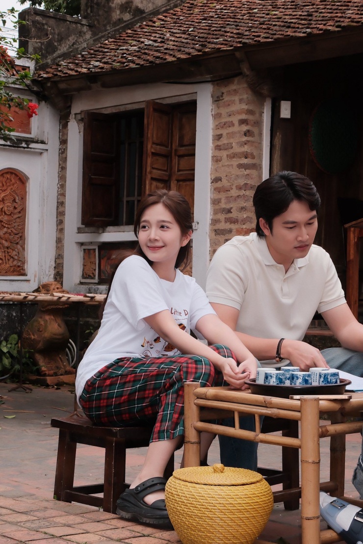 Vợ chồng nam diễn viên quê Bắc Ninh gây sốt với hậu trường 'Ngược đường ngược nắng' - 7