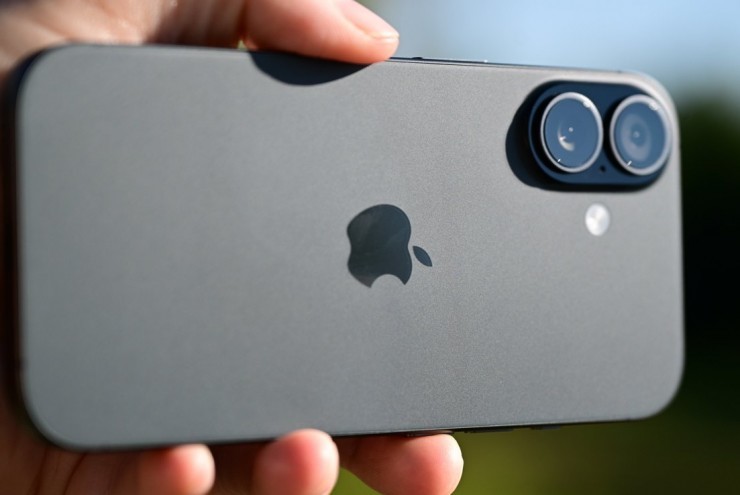 iPhone 18 tiếp tục lộ dấu hiệu trì hoãn ra mắt, sản lượng iPhone 17 áp đảo