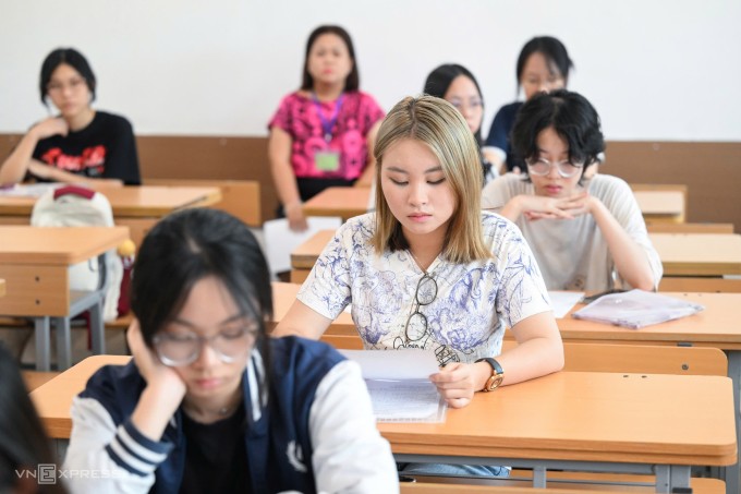 Thí sinh thi tốt nghiệp THPT 2025 tại Hà Nội. Ảnh: Giang Huy