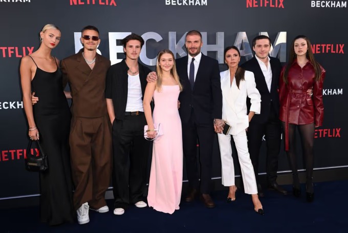 Gia đình Beckham trên thảm đỏ năm 2023. Ảnh: Wire