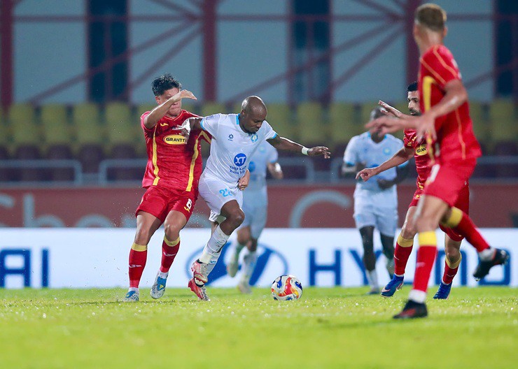 Trực tiếp bóng đá Selangor - Nam Định: Văn Đạt phung phí (Cúp C1 Đông Nam Á) (Hết giờ) - 4