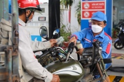 Những lỗi khi đổ xăng có thể khiến tài xế bị phạt