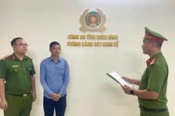 Khởi tố cựu cán bộ xã ở Ninh Bình bớt xén tiền hỗ trợ lũ lụt của dân