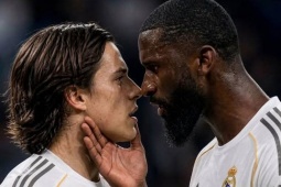 SAO Real Madrid bị Rudiger tát lên tiếng, fan đòi đuổi khỏi CLB