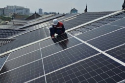 Giá mua điện mặt trời mái nhà còn quá rẻ