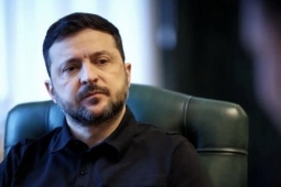 Ukraine cáo buộc Nga vi phạm lệnh ngừng bắn, dọa đáp trả trong lễ diễu binh 9/5