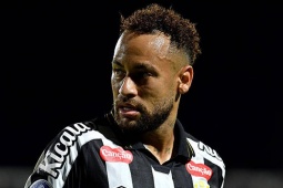 Neymar bỏ lỡ không tưởng trước cầu môn trống trải, phải xin lỗi con trai Robinho