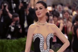 Hung Vanngo chăm chút nhan sắc cho 'Người đẹp nhất thế giới' dự Met Gala
