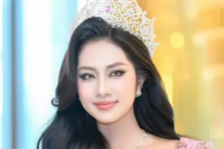 Hoa hậu Hà Trúc Linh: 'Càng học càng thấy mình thiếu gì'