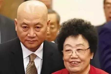 'Đường Tăng' Trì Trọng Thụy từ bỏ thừa kế 6,8 tỷ USD của vợ tỷ phú