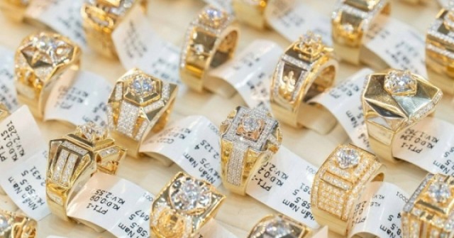 Giá vàng lên 166 triệu đồng
