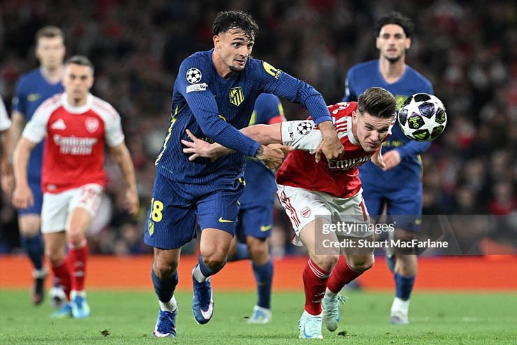 Gyokeres khiến hàng thủ&nbsp;Atletico Madrid vất vả theo kèm