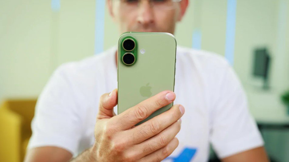 iPhone 17.