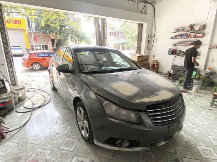 Chiếc ô tô cũ trong vụ việc được người mua phản ánh gặp sự cố chỉ sau vài ngày sử dụng, đồng thời xuất hiện tranh cãi về nguồn gốc và thông tin thực tế của phương tiện. Ảnh: NVCC