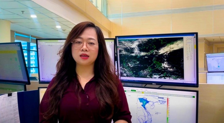 Bà Phạm Phương Chi - Dự báo viên của&nbsp;Trung tâm Dự báo Khí tượng Thủy văn Quốc gia (Cục KTTV, Bộ Nông nghiệp và Môi trường)
