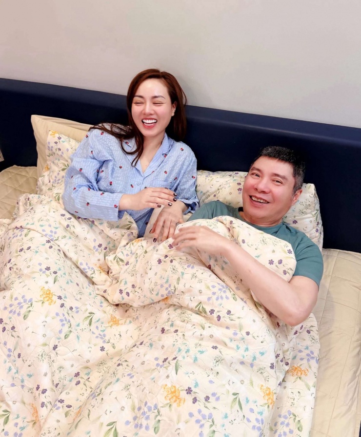 Vợ chồng Nghệ sĩ Nhân dân Công Lý. Ảnh: FBNV