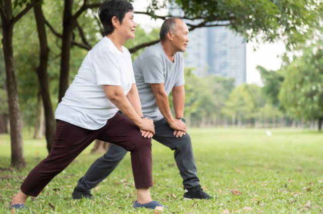 Về già, nhiều người mới nhận ra rằng lòng hiếu thảo không thể mua bằng tiền, mà được nuôi dưỡng từ những giá trị tinh thần tích lũy suốt cả một đời. Ảnh minh họa