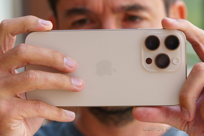 iPhone 16 Pro Max cũng có thể kết nối với vệ tinh gần nhất