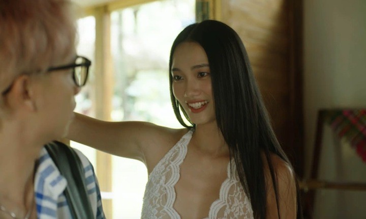 Á hậu Việt đang nhận 'gạch đá' trên phim giờ vàng VTV là ai? - 2